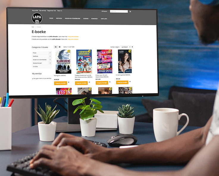 snapplify_cloud_services_origin_paragraph_image_2 - snapplify cloud services Man browsing e-books on the Lapa Publishers website